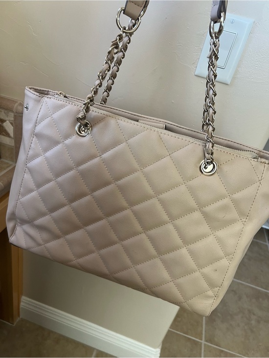 Handbags - Quilted Chain-Handle Tote Bag - Beige